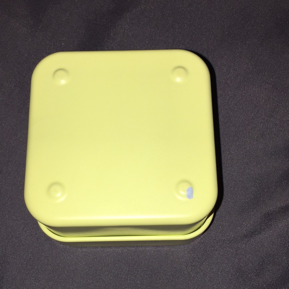 Empty Henri Bendel Travel Candle Tin Lemon Verbena - Picture 13 of 14